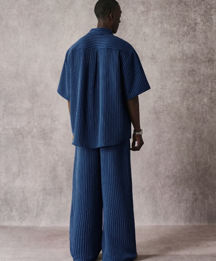 Ensemble chemise à manches courtes et pantalon long à coupe ample, à rayures et imprimé poche